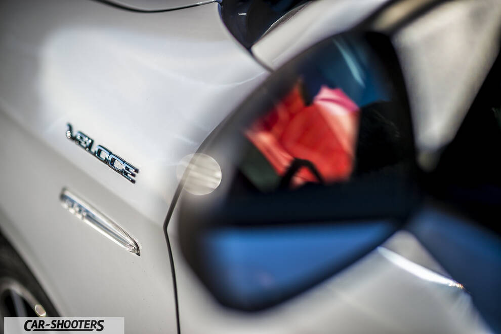 Alfa Romeo Giulietta Veloce – detail, badge close-up