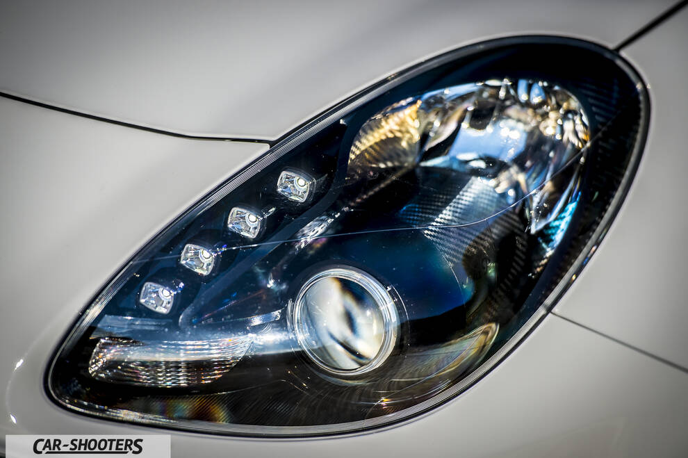 Alfa Romeo Giulietta Veloce – detail, headlight close-up