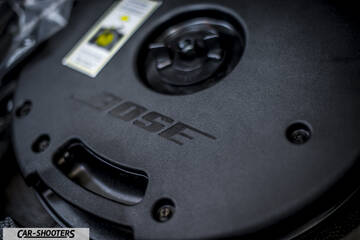 Alfa Romeo Giulietta Veloce – detail, bose audio sub enclosure close up
