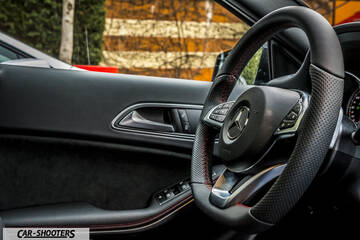 Mercedes Benz Classe A Next – interior, leather steering wheel with red stitching