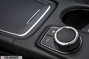 Mercedes Benz Classe A Next – interior, center console control dial