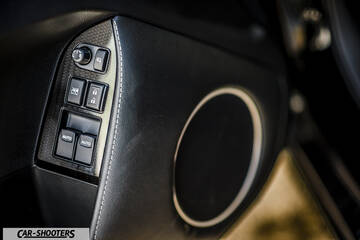 Toyota GT86 Namur – detail, door panel controls close-up