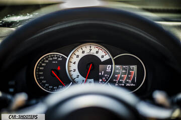 Toyota GT86 Namur – dashboard, analog gauges and steering wheel