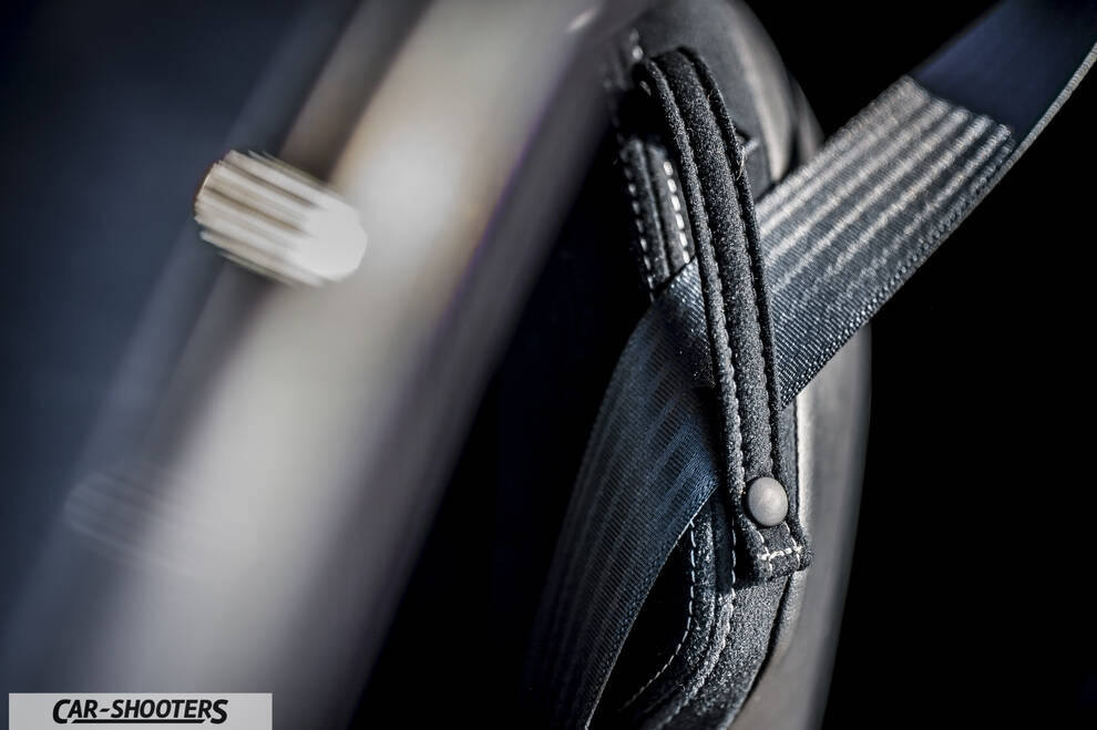 Toyota GT86 Namur – detail, seatbelt guide and strap close up
