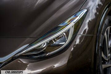Infiniti Q30 – detail, headlight close-up