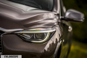 Infiniti Q30 – detail, headlight close-up