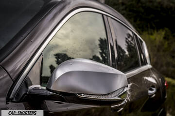 Infiniti Q30 – detail, side mirror close-up