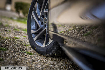 Infiniti Q30 – detail, alloy wheel close-up