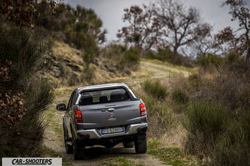 Fiat Professional Fullback – rear three-quarter, grey metallic on a country road
