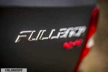 Fiat Professional Fullback – detail, emblem close-up