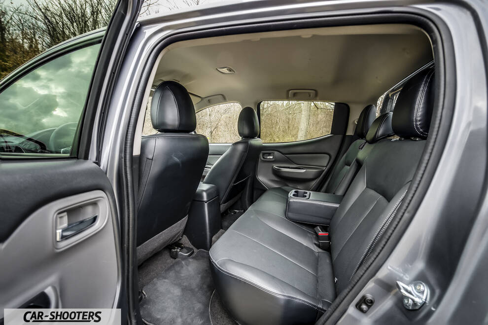 Fiat Professional Fullback – interior, leather rear seats and interior