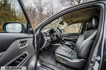 Fiat Professional Fullback – interior, leather front seats