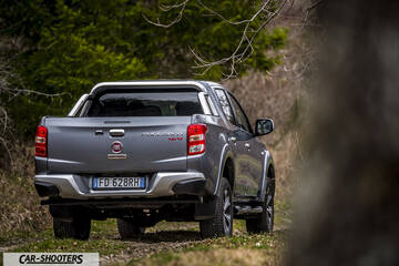 Fiat Professional Fullback – rear three-quarter, grey metallic on a country road
