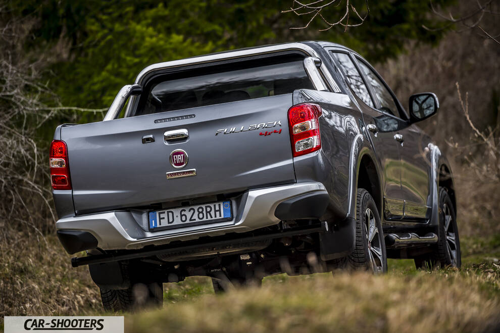 Fiat Professional Fullback – rear three-quarter, grey metallic on a country road