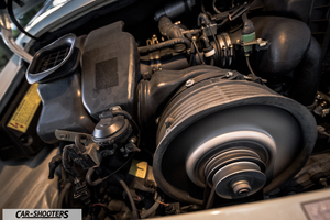 Porsche 993 Carrera 4 – engine bay, air-cooled engine detail