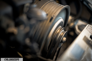 Porsche 993 Carrera 4 – engine bay, engine cooling fan close-up