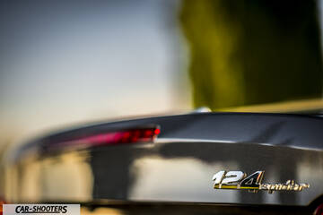Fiat 124 Spider – detail, rear badge close-up