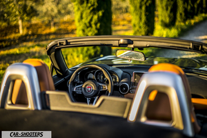 Fiat 124 Spider – interior, leather front seats