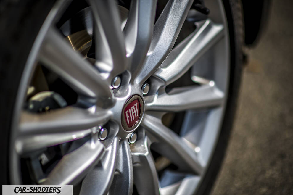 Fiat 124 Spider – detail, alloy wheel close-up