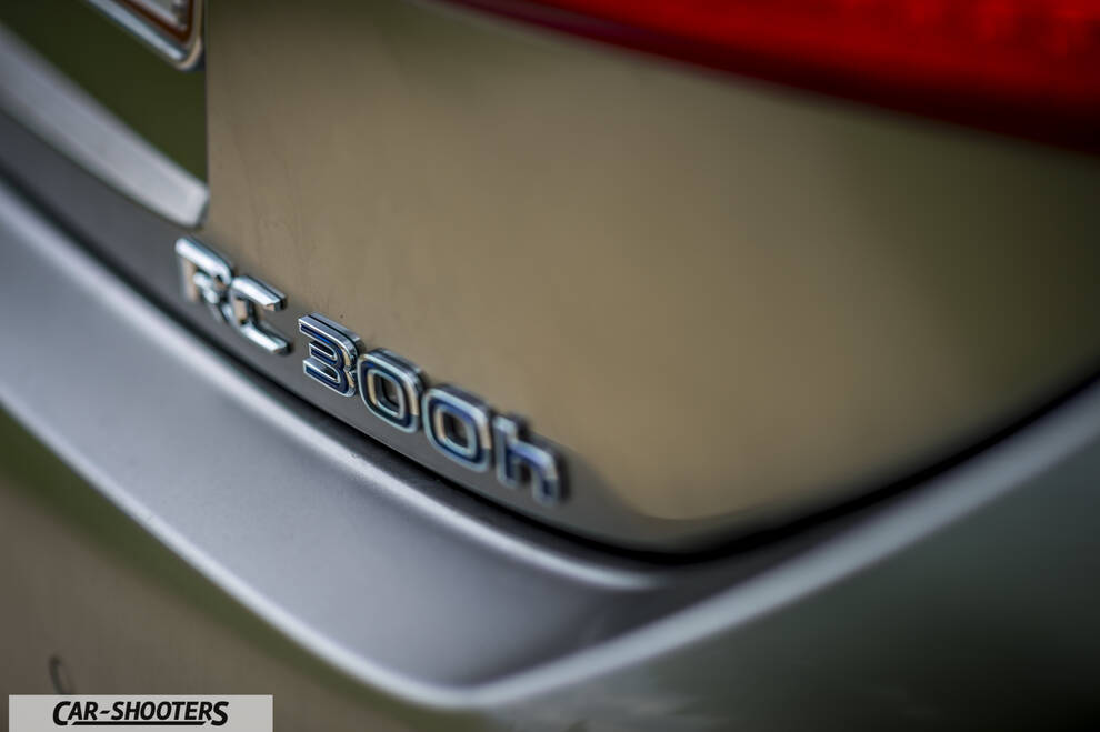 Lexus RC300 H F SPORT prova su strada