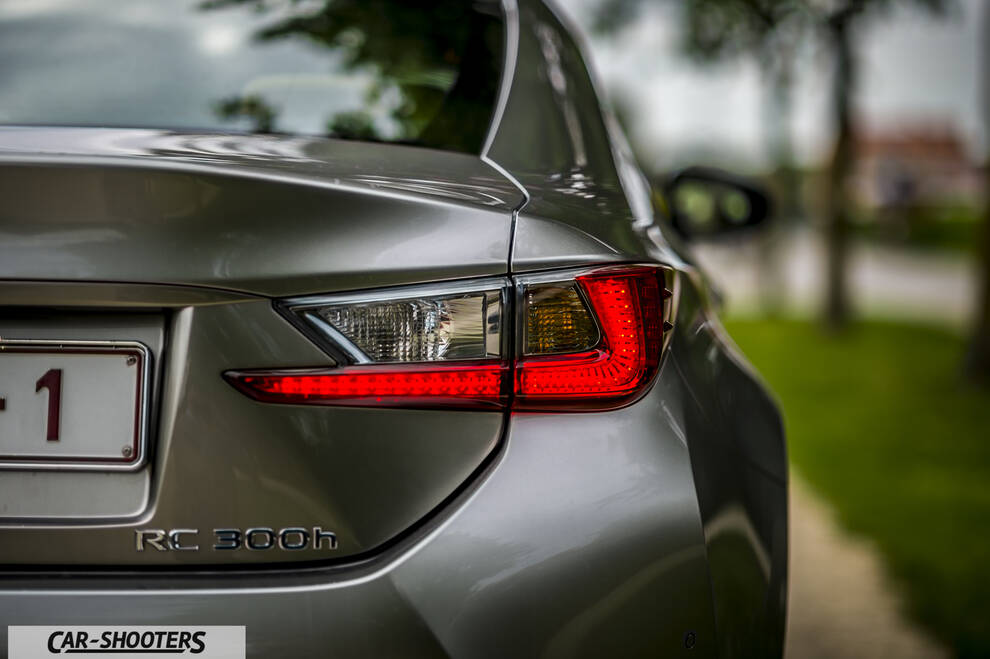 Lexus RC300 H F SPORT prova su strada