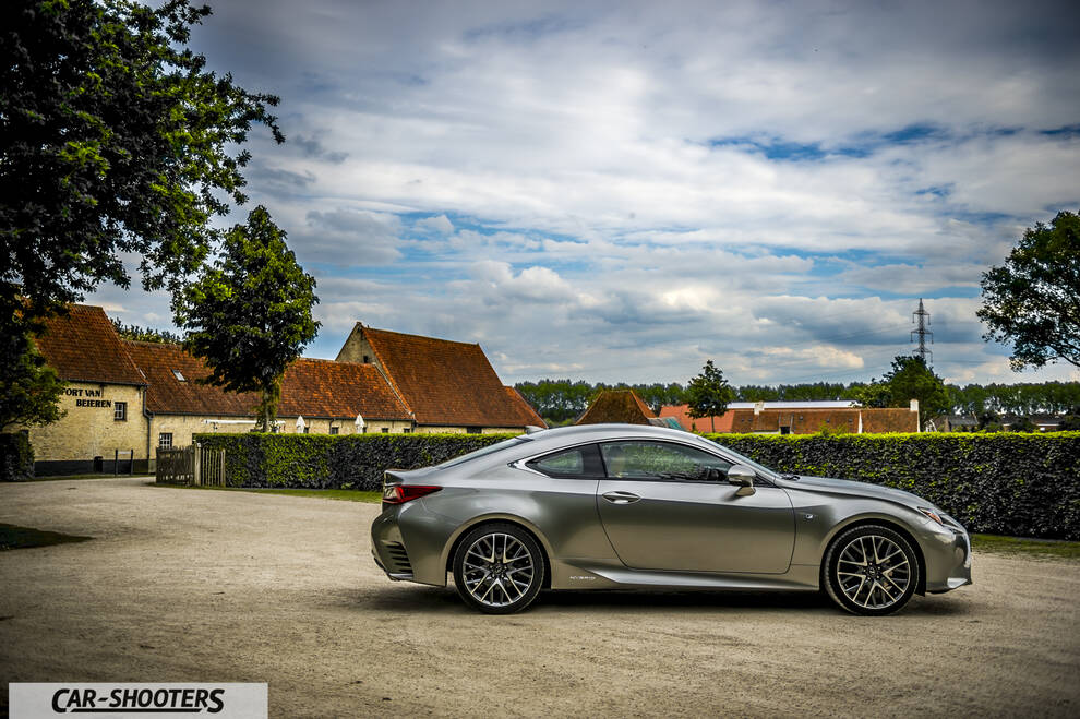Lexus RC300 H F SPORT prova su strada