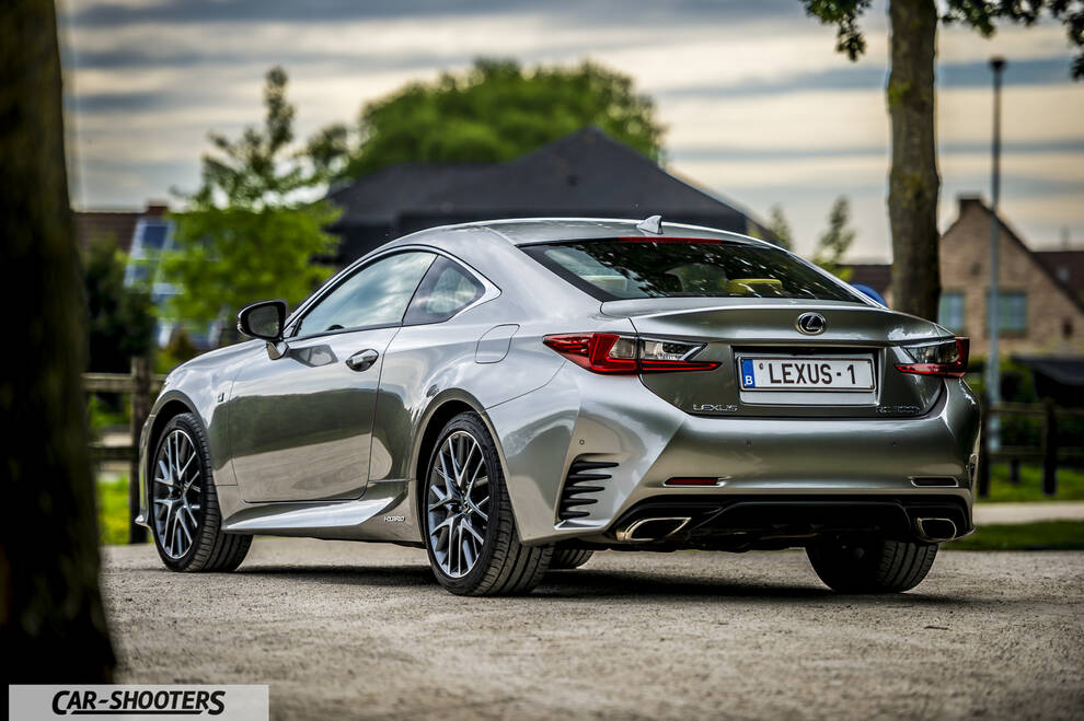 Lexus RC300 H F SPORT prova su strada