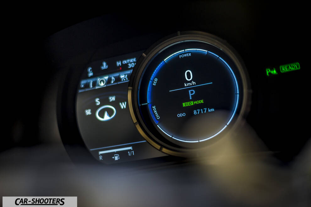 Lexus RC300 H F SPORT prova su strada
