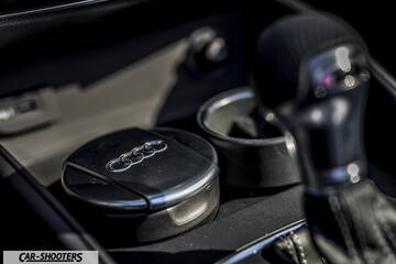 Audi A3 Cabriolet – detail, center console and gear shifter