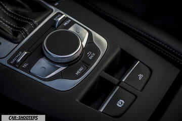 Audi A3 Cabriolet – detail, center console control knob
