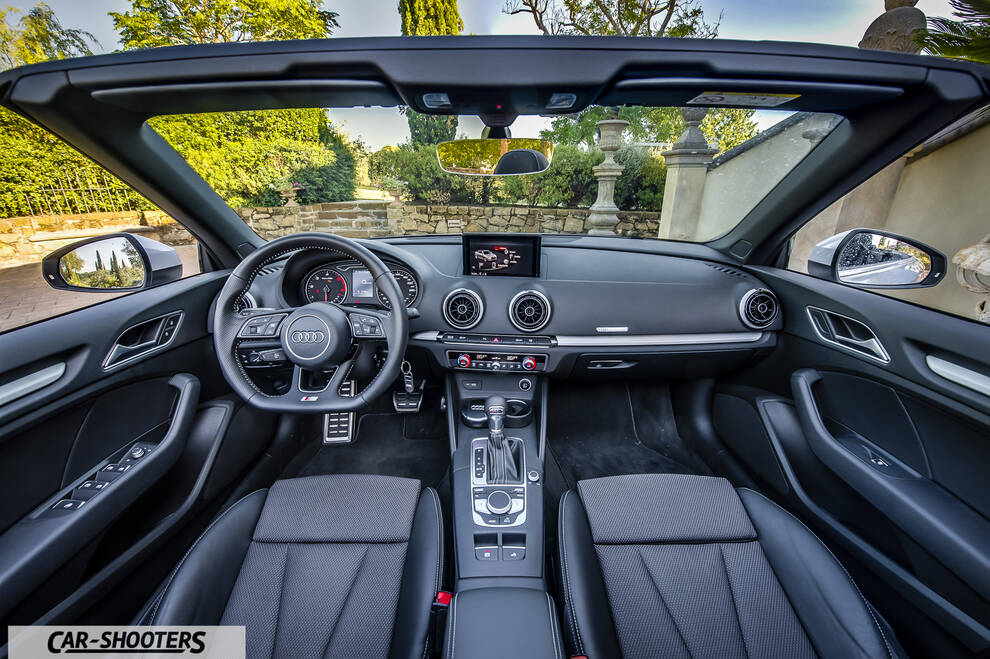 Audi A3 Cabriolet – dashboard, leather front seats