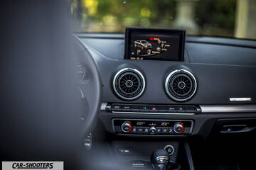 Audi A3 Cabriolet – dashboard, center console and infotainment screen