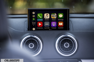 Audi A3 Cabriolet – dashboard, infotainment screen and circular air vents