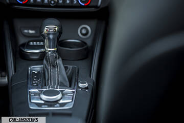 Audi A3 Cabriolet – interior, center console and gear shifter