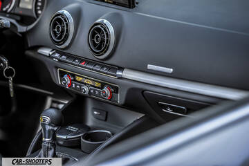 Audi A3 Cabriolet – dashboard, climate control panel and air vents