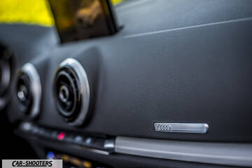 Audi A3 Cabriolet – dashboard, air vents and dashboard badge