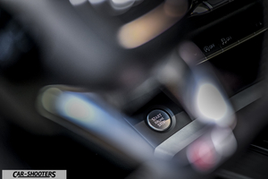 Audi Q5 – detail, start engine stop button close up