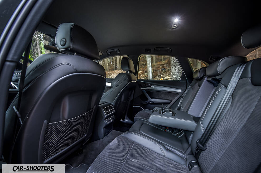 Audi Q5 – interior, leather rear seats and headliner