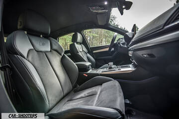 Audi Q5 – interior, leather front seats