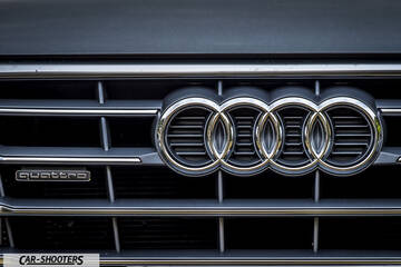 Audi Q5 – detail, front grille close-up