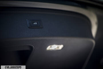 Audi Q5 – detail, trunk release button close-up