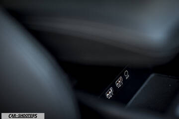 Audi Q5 – detail, usb ports close-up
