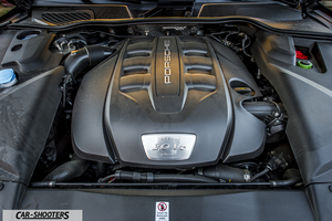 Porsche Cayenne Platinum Edition – engine bay, porsche engine cover