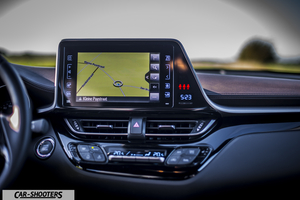 Toyota C HR – dashboard, touchscreen infotainment display