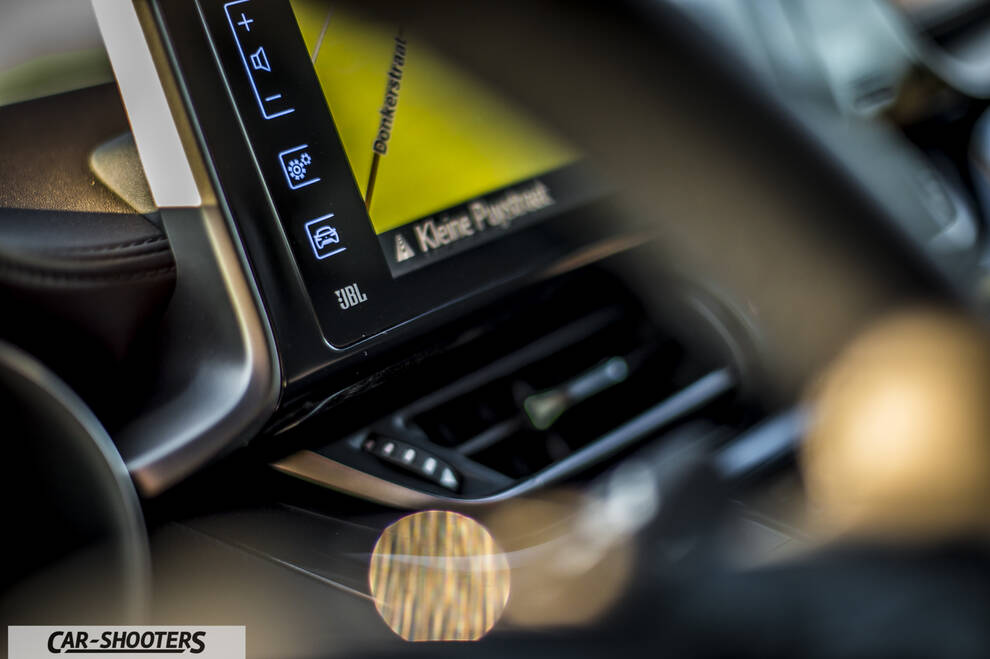 Toyota C HR – dashboard, infotainment touchscreen display