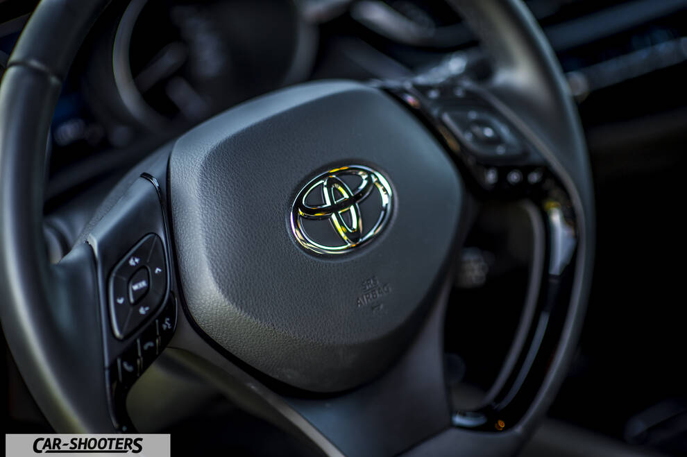 Toyota C HR – interior, leather steering wheel close-up