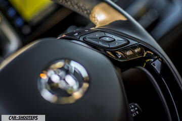 Toyota C HR – detail, steering wheel controls close-up