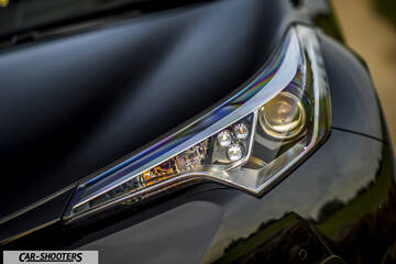Toyota C HR – detail, headlight close-up
