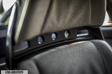 Lancia Beta Montecarlo – interior, textured front seat headrest