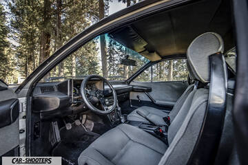 Lancia Beta Montecarlo – interior, grey cloth front seats